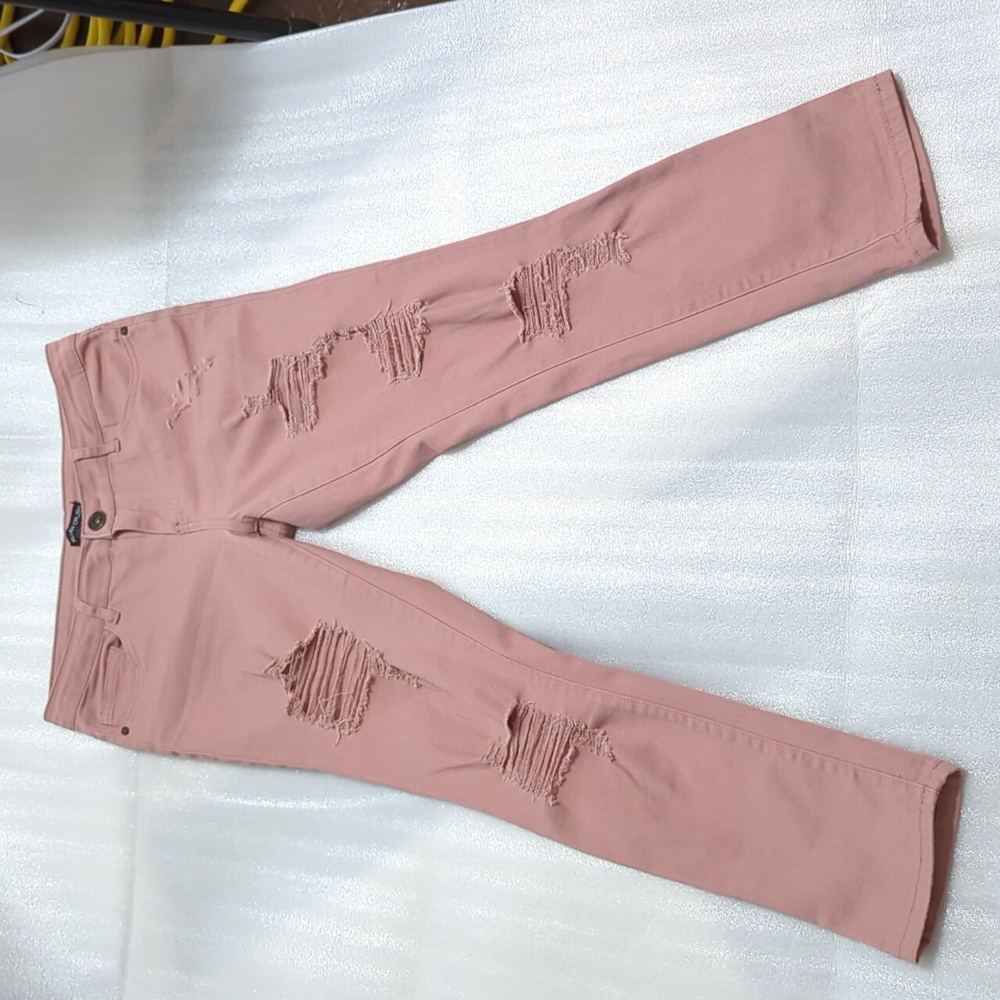 Silver Crush Women's Pink Distressed Skinny Jeans Size 5/6